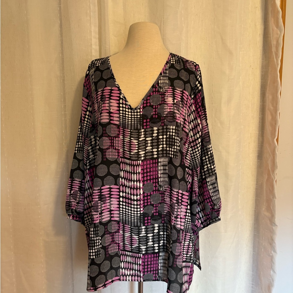 Avenue Women's V-Neck Tunic - Black, Pink, and Gray